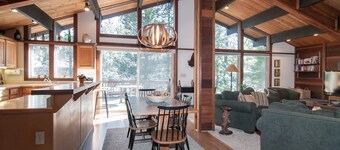 1 mile to ski at Palisades * Dog Friendly * Pool table