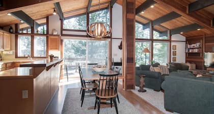 1 mile to ski at Palisades * Dog Friendly * Pool table