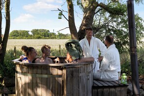 室外 SPA 浴池