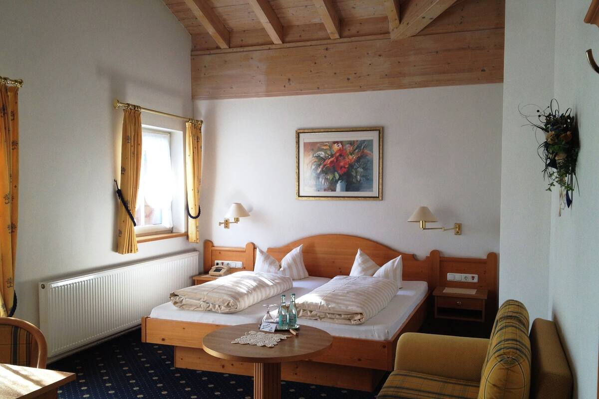 Comfort-Doppelzimmer, 1 King-Bett, Nichtraucher, Hügelblick