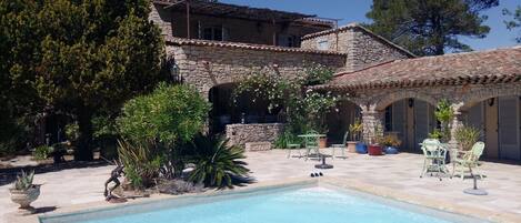 Seasonal outdoor pool, open 9 AM to 6 PM, pool umbrellas, sun loungers