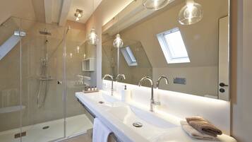 Exclusive Suite, 1 Bedroom, Valley View | Bathroom