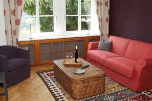 独特公寓, 2 间卧室, 双浴室 | 起居区 | 平板电视