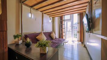 1 bedroom, individually decorated, free WiFi, bed sheets