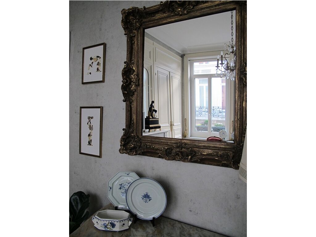 Kahden hengen huone (yksi tai kaksi sänkyä), oma kylpyhuone (La chambre Voltaire)