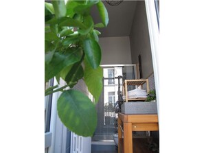 Doppel- oder Zweibettzimmer, eigenes Bad (La chambre Voltaire) | Badezimmer | Kostenlose Toilettenartikel