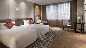 Premium bedding, minibar, in-room safe, desk