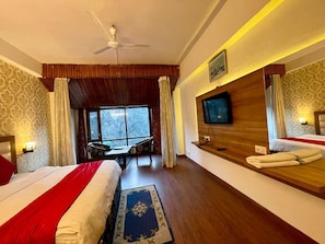 Superior Studio, 1 Bedroom, Smoking, Mountain View | Minibar, individually furnished, free wired internet - Hotel Sitara international (Manali)