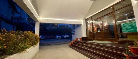 Entrada al alojamiento