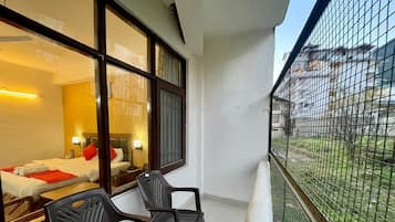 1 bedroom, minibar, individually furnished, free wired Internet