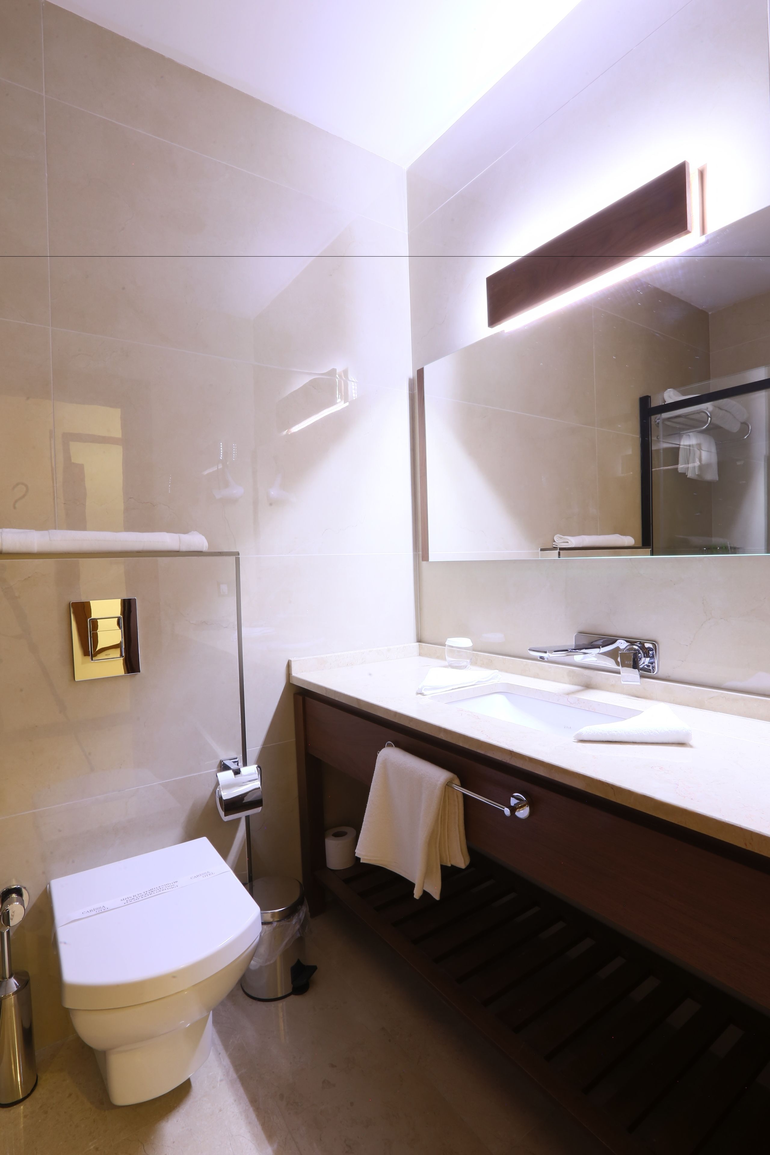 shower, free toiletries, hair dryer, slippers