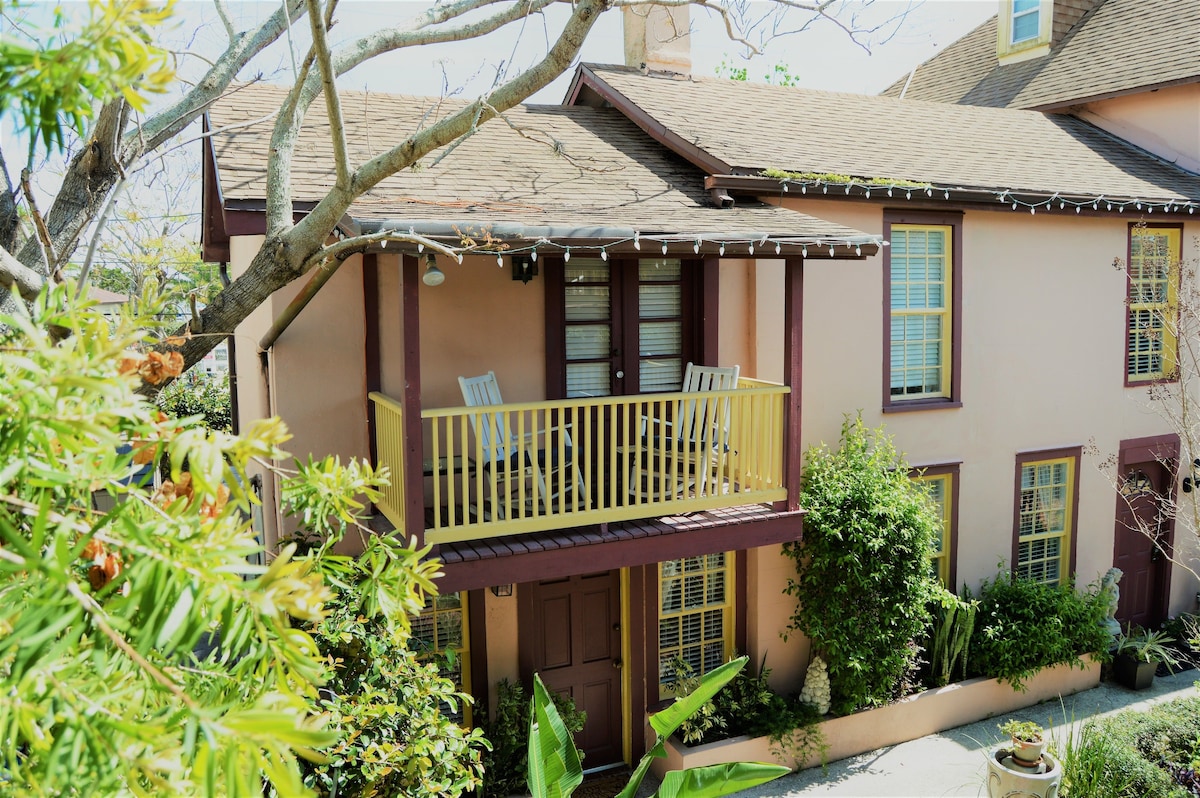 Best place to stay for st. augustine's nights of lights 2 St. Augustine, Florida is a fascinating historical city that takes on a special charm during the holiday season as its Nights of Lights celebration commences.