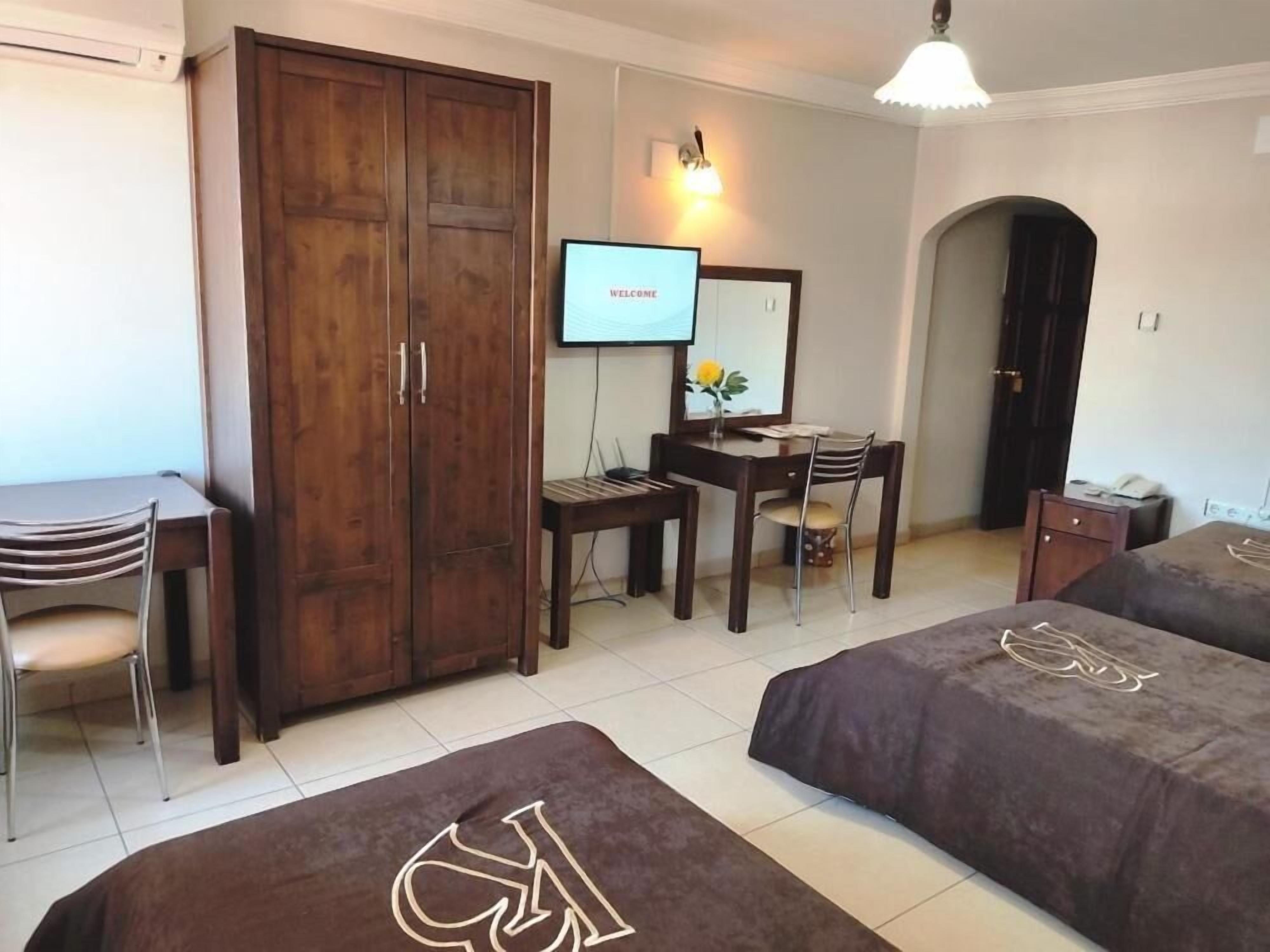 In-room safe, desk, soundproofing, free WiFi