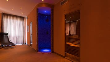Sauna, steam room