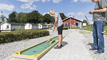 Mini-golf
