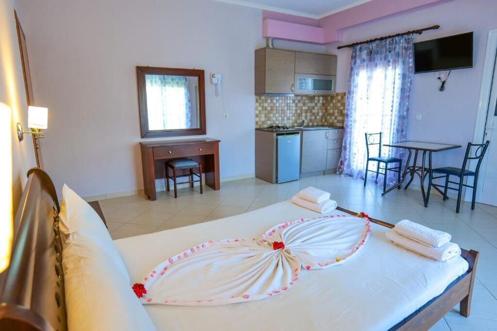 double room | desk, free wifi, bed sheets