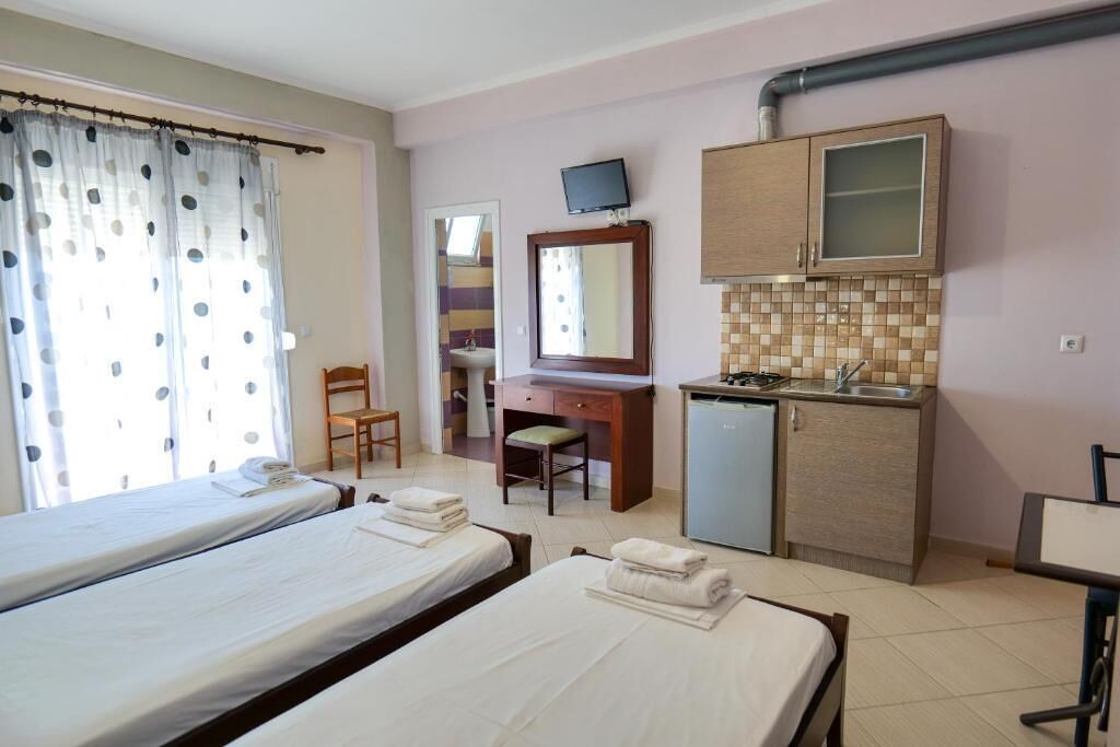 triple room | desk, free wifi, bed sheets