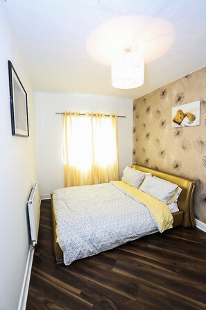 View from room - Modern 2 Bedroom Apartment (London)