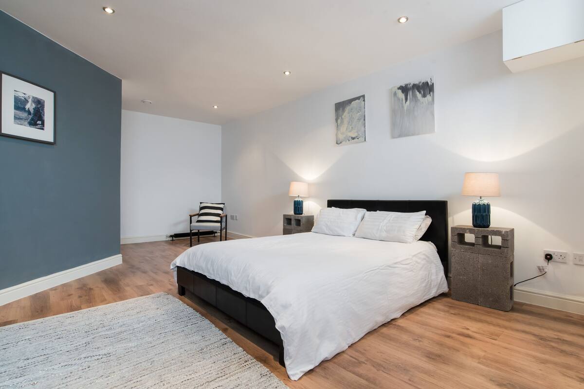 Deluxe-Loft, 1 Schlafzimmer, Meerblick | 1 Schlafzimmer, Bügeleisen/Bügelbrett, kostenloses WLAN, Bettwäsche