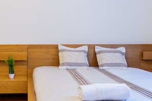 LĂ€genhet | 1 sovrum, skrivbord och ljudisolering