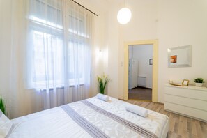 LĂ€genhet | 1 sovrum, skrivbord och ljudisolering