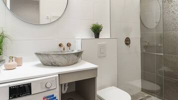 Executive Apartment | Bathroom