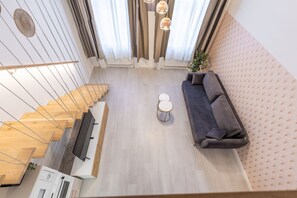 Televisión LED 103 pulgadas con canales de televisión digitales