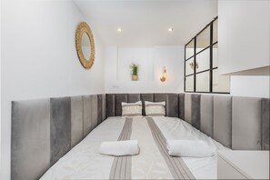 1 habitación, ropa de cama de alta calidad y cortinas blackout 