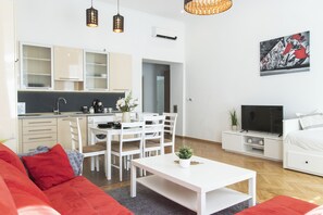 Deluxe Apartment | Living area - Real Apartments Revay (Budapest)