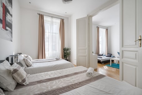 Executive Apartment | Soundproofing, bed sheets