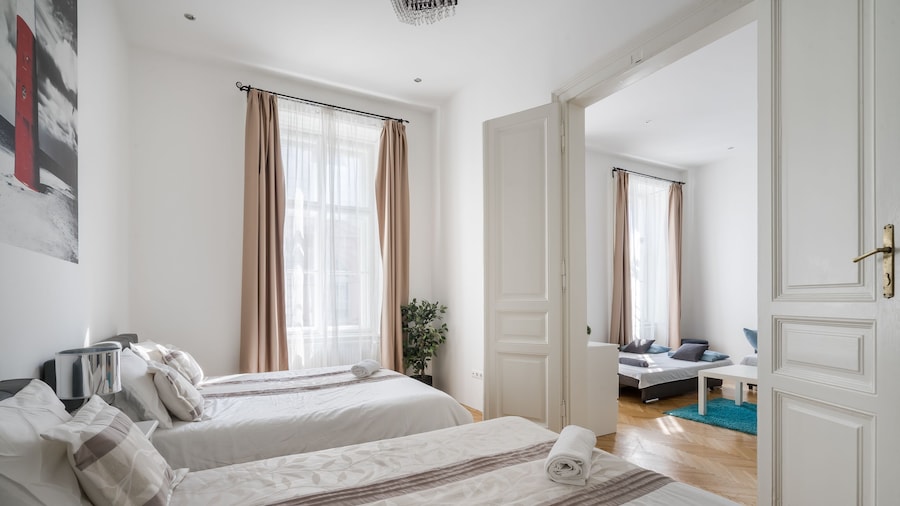 Real Apartments Vadasz