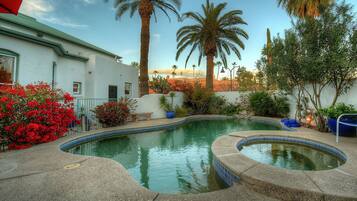 Bañera de hidromasaje exterior