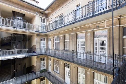 リアル アパートメンツ ジチー 