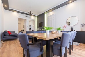 Dineren in de kamer