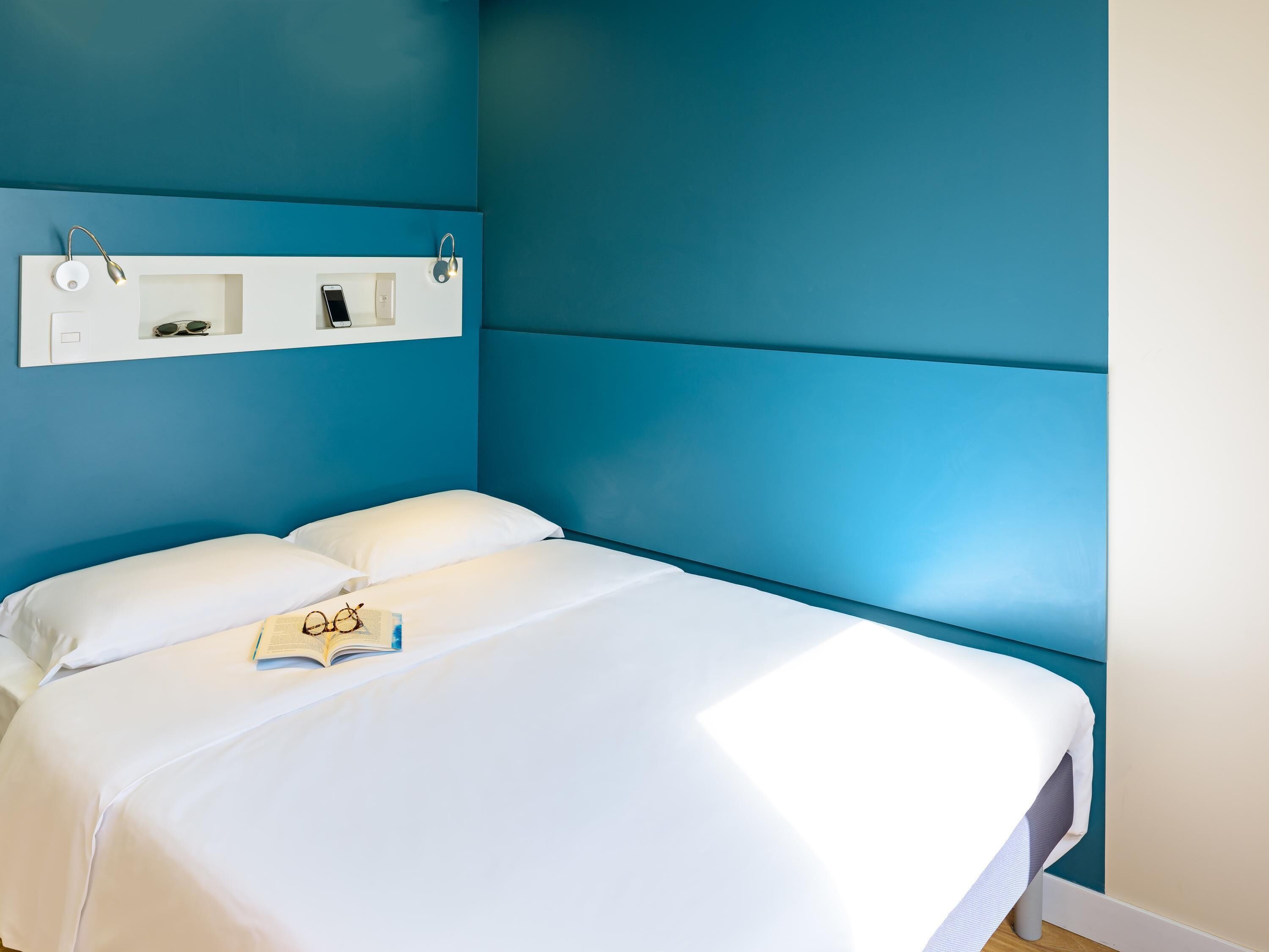 standard apartment, 1 double bed | blackout curtains, soundproofing, free wifi, bed sheets