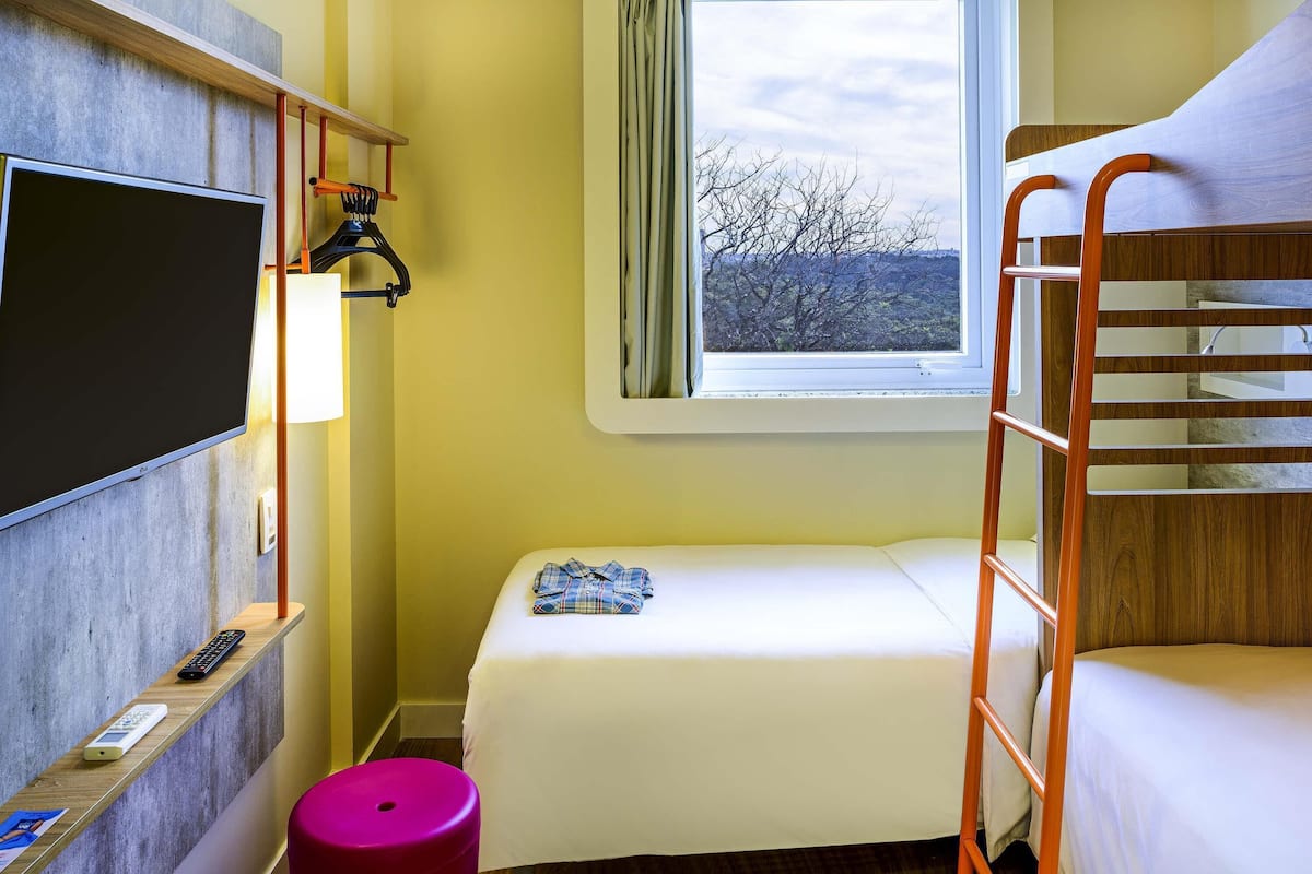 Verdunkelungsvorhänge, schallisolierte Zimmer, kostenloses WLAN