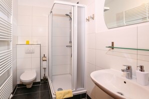 Single Room | Bathroom