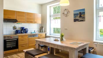 Apartment (Fewo) | Essbereich im Zimmer