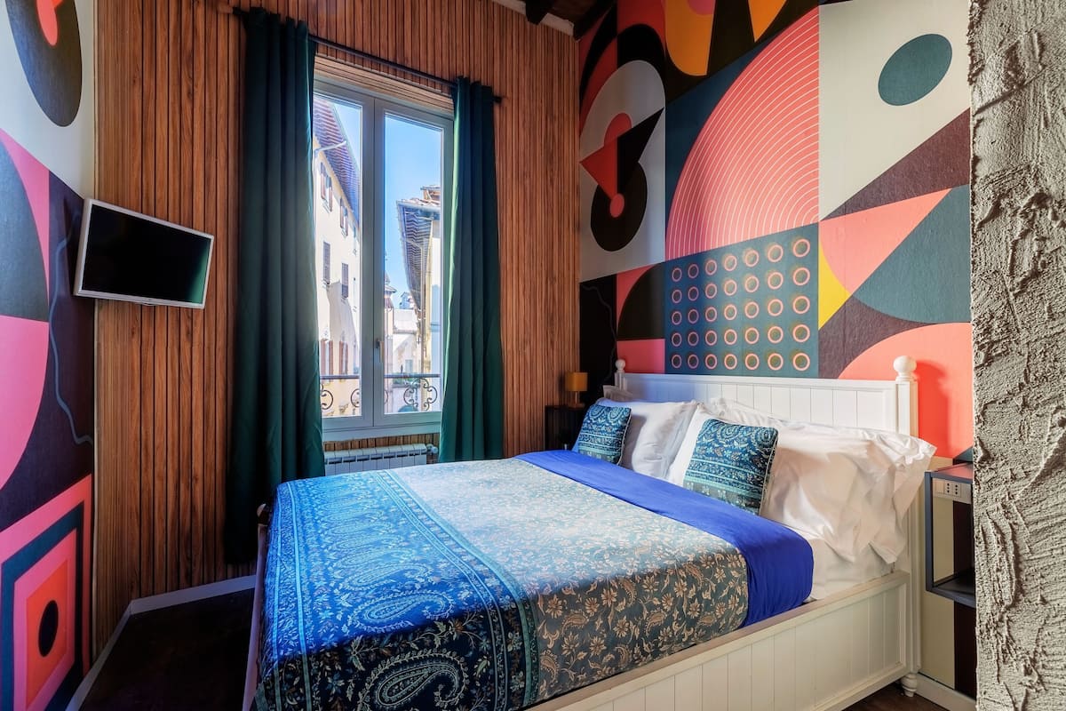 Habitación doble estándar, vista a la ciudad | Ropa de cama de alta calidad y decoración personalizada