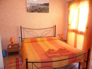 Soundproofing, free WiFi, bed sheets