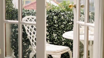 Studio Apartment 1 | Terrace/patio