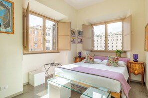 Habitació doble o amb dos llits individuals Deluxe | Cobrellits, planxa i posts de planxar i bressols gratuïts 