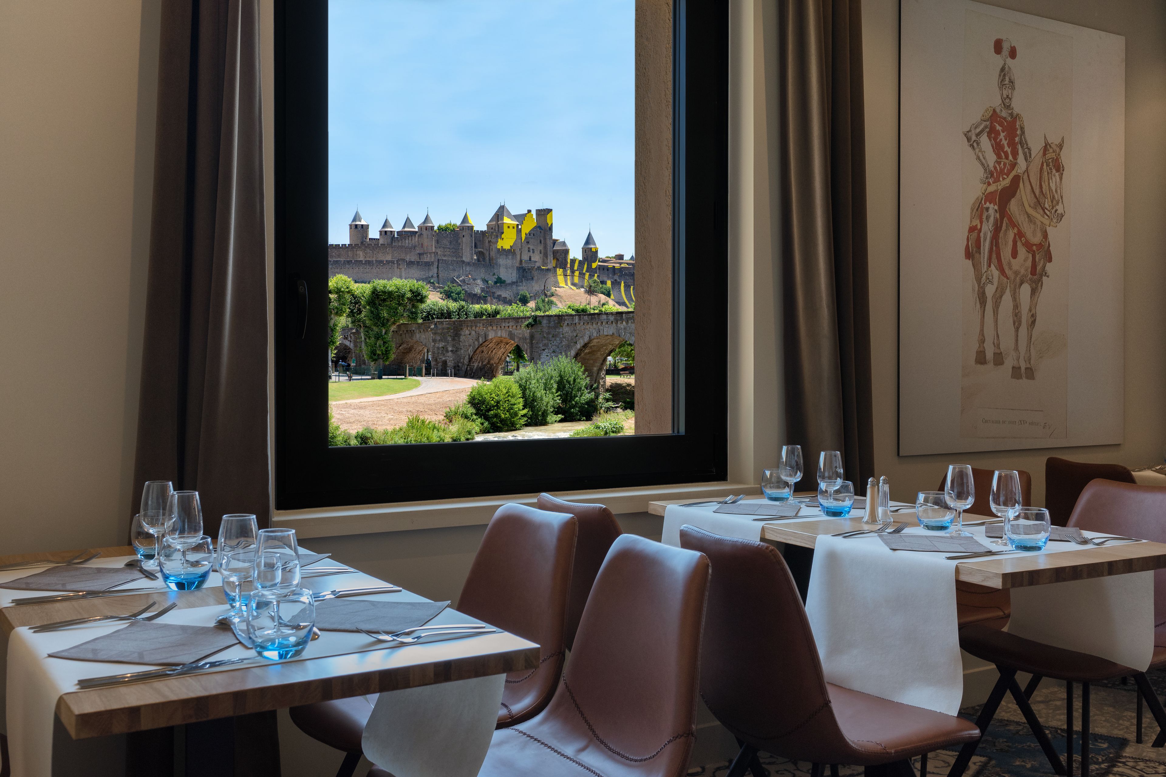 Breakfast, lunch and dinner served