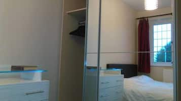 Quarto casal empresarial, 1 cama de casal, vista para o jardim | 1 quarto, roupas de cama de algodão egípcio, roupas de cama premium