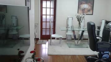 Área de estar no saguão