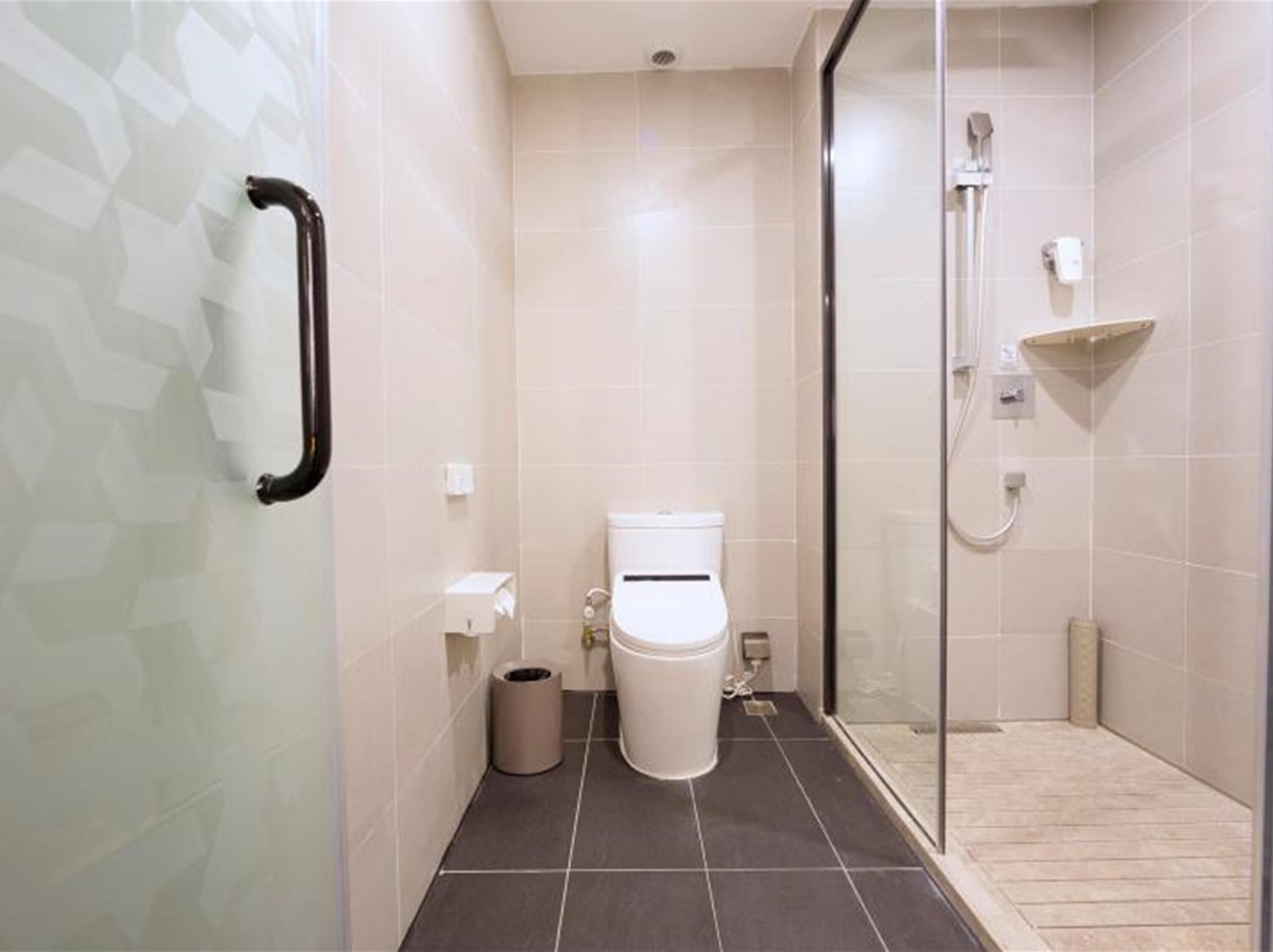 Business Double Room | Down duvets, blackout curtains, free WiFi, bed sheets