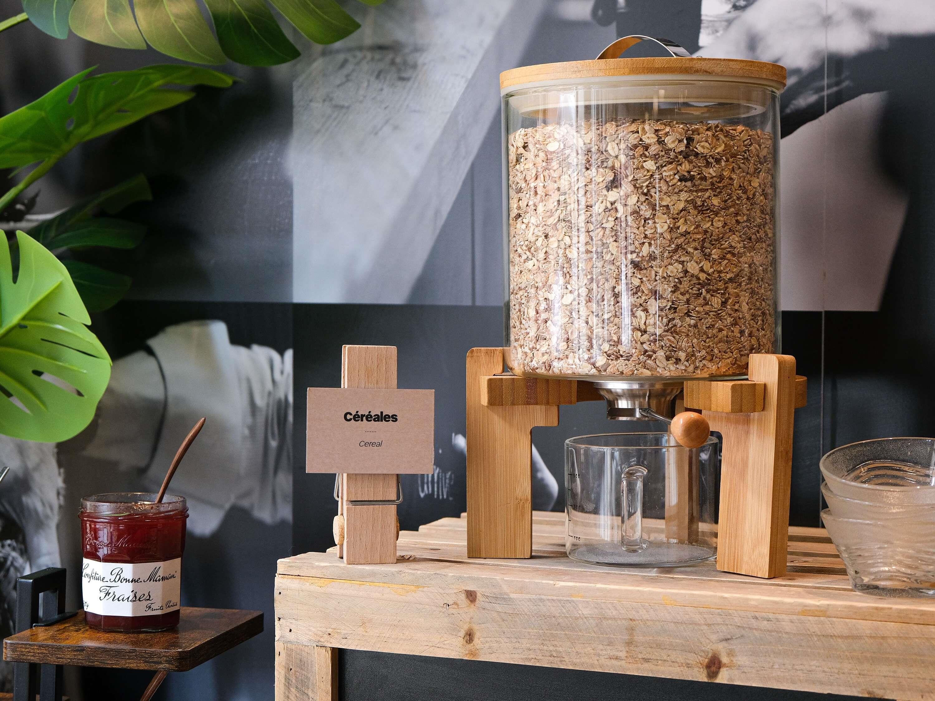 Desayuno buffet diario (EUR 9.90 por persona)