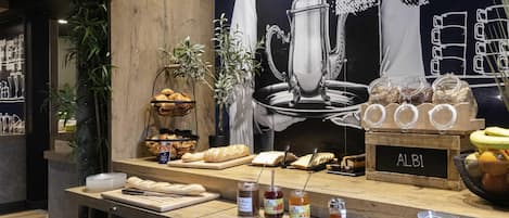 Daily buffet breakfast (EUR 9.90 per person)