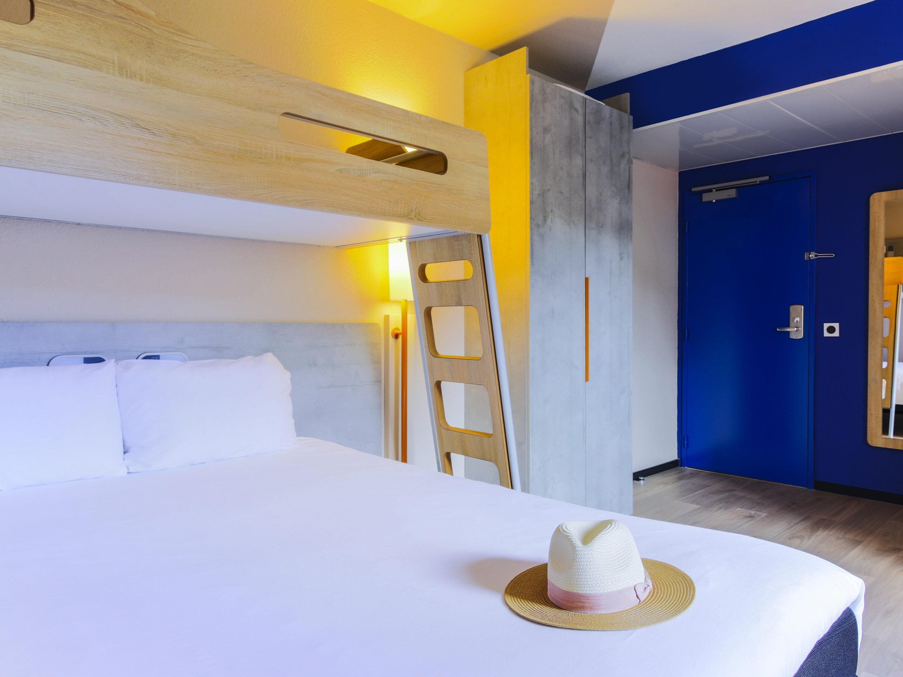 Perhehuone, useita sänkyjä | Työpöytä, äänieristys, ilmainen Wi-Fi, vuodevaatteet