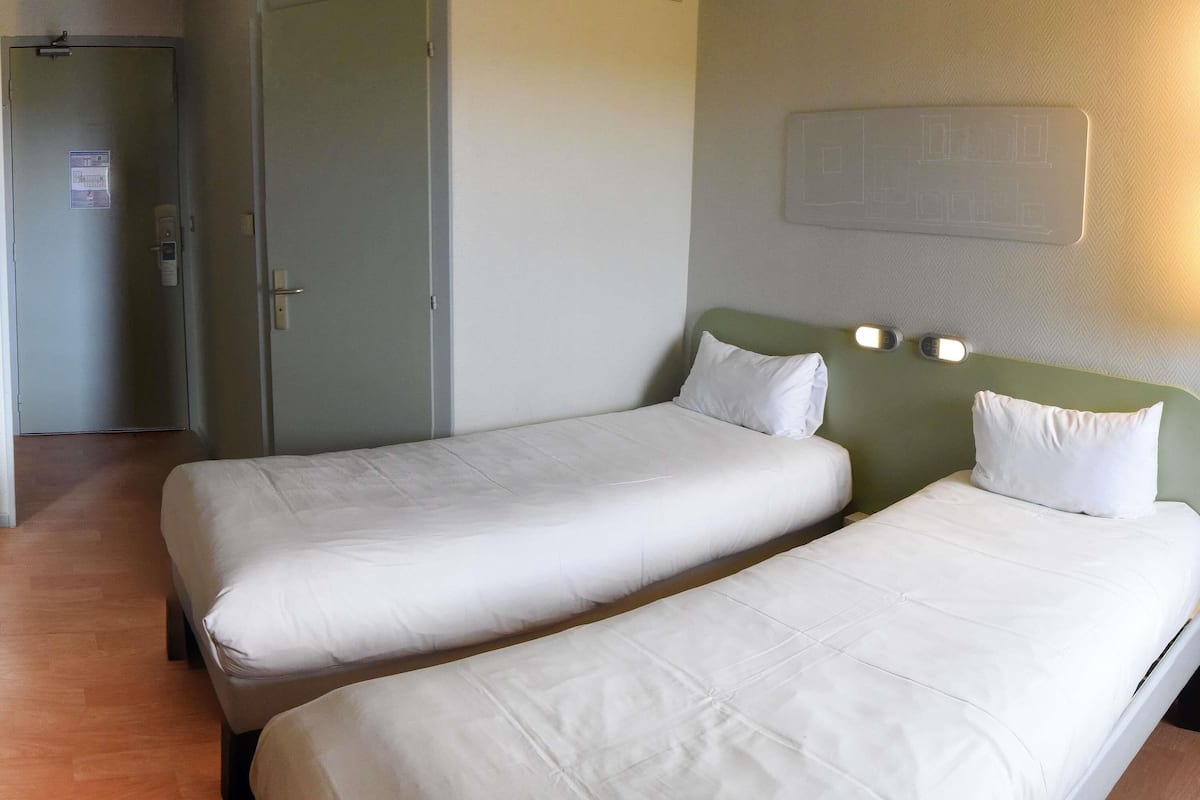 Twin Room, 2 Single Beds